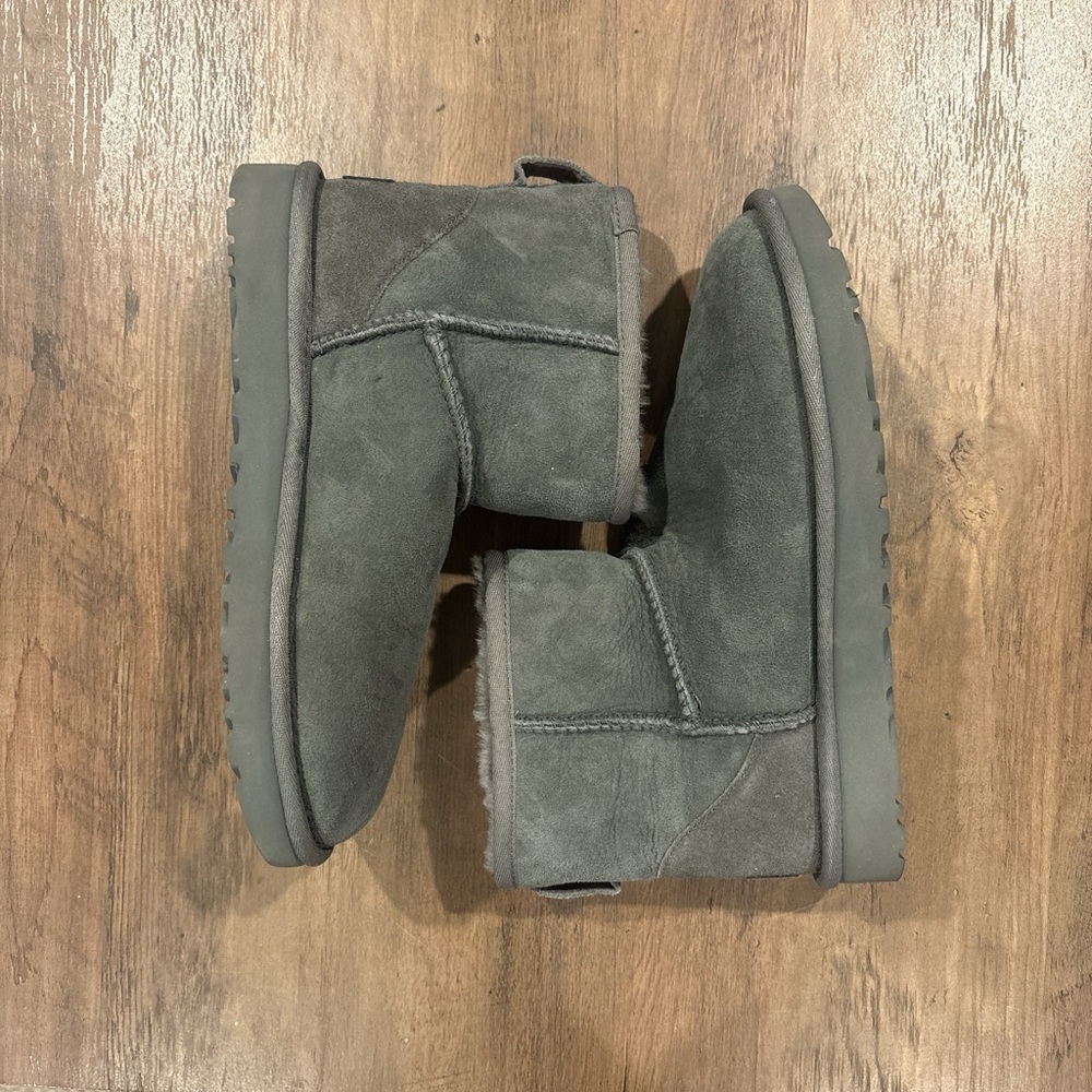 UGG SHORT BOOTS
